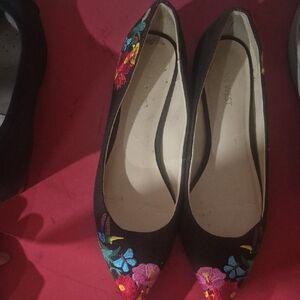 Nine West Black Flats with Colorful Floral Embroidery